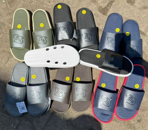 Claquettes confortables unisexes