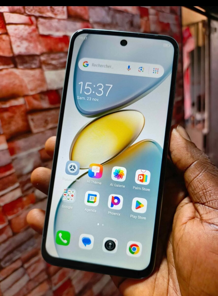 Smartphone TECNO moderne