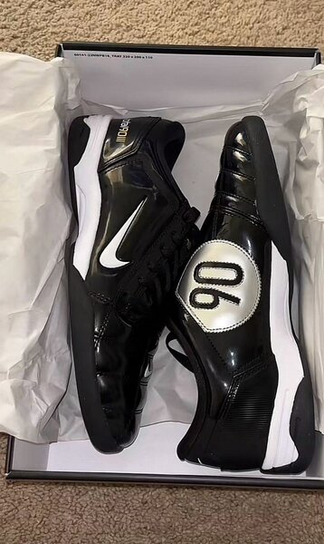 Chaussures sport argentées avec logo