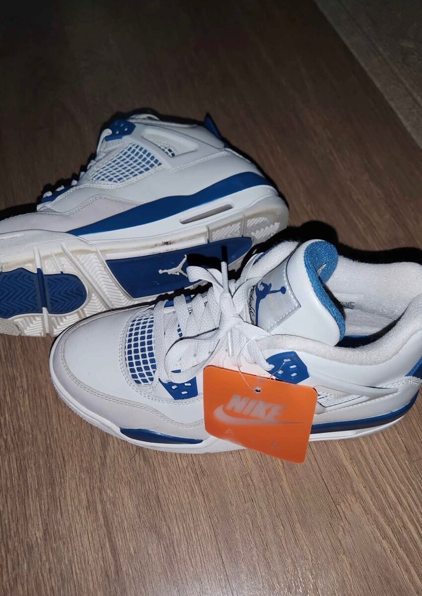 Nike Air Jordan 4 Retro blanc bleu