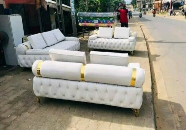 Canapé 3 places en cuir blanc luxueux