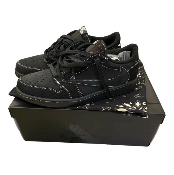 Chaussures Nike Air Jordan 1 Low noir