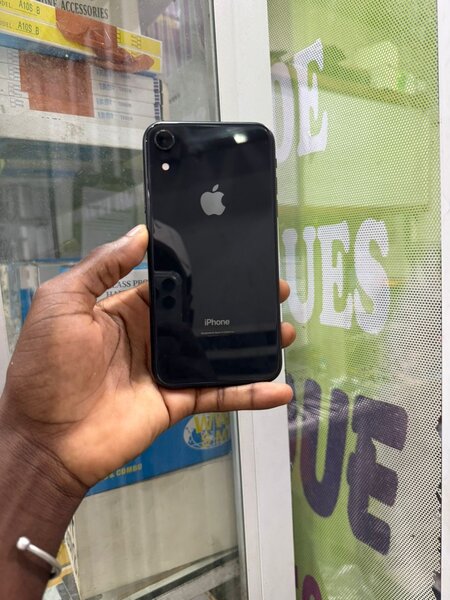 iPhone XR Noir 64GB