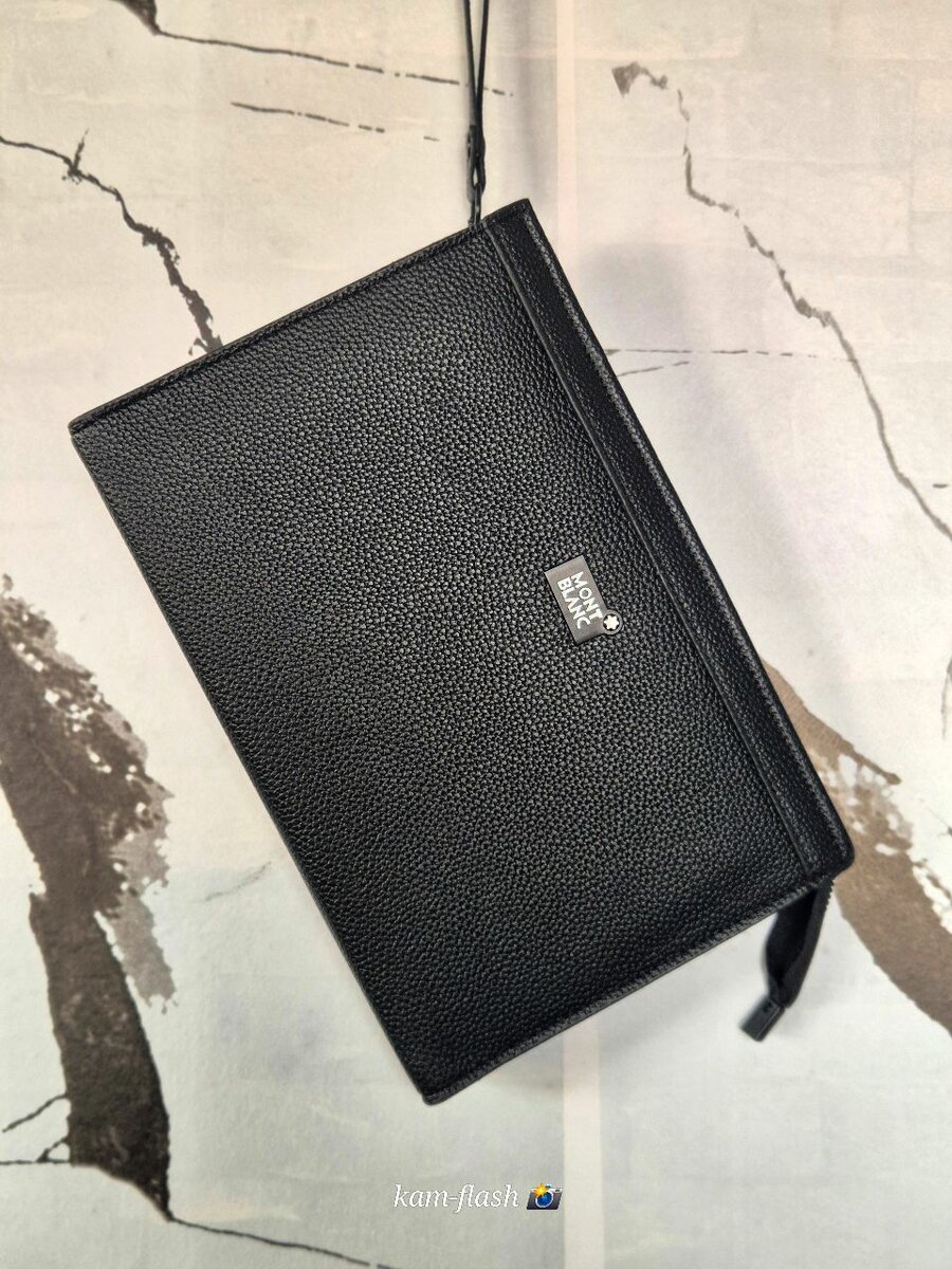 Pochette en cuir noir élégante