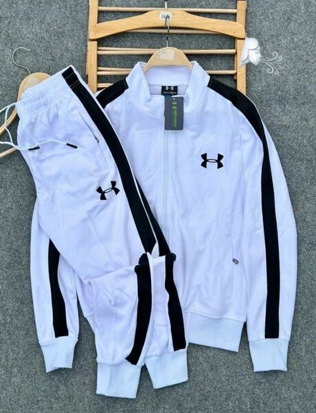 Ensemble survêtement Under Armour blanc