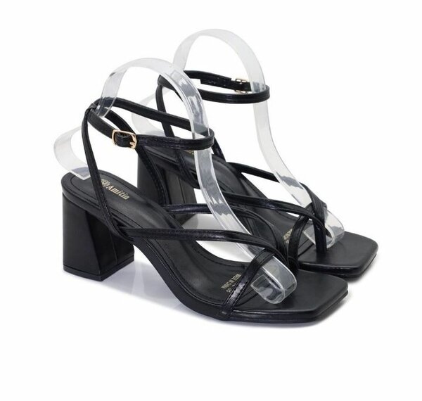 Sandales à talons hauts transparents