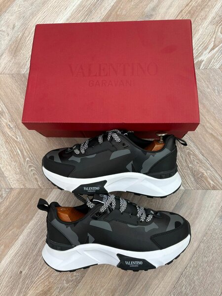 Sneakers Valentino