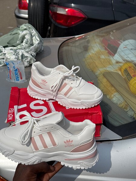 Baskets de sport blanches tendance