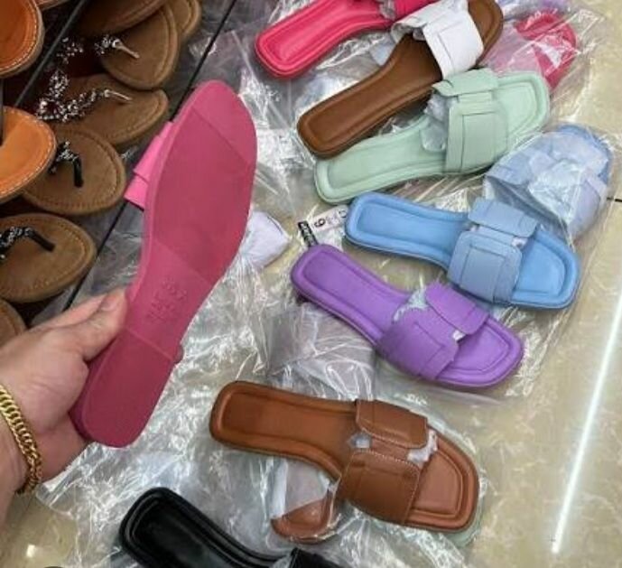 Claquettes colorées Wisteria