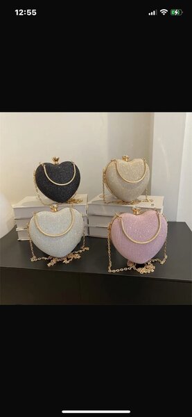 Pochette en Cœur Éclatant