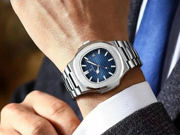 Montre en acier inoxydable moderne