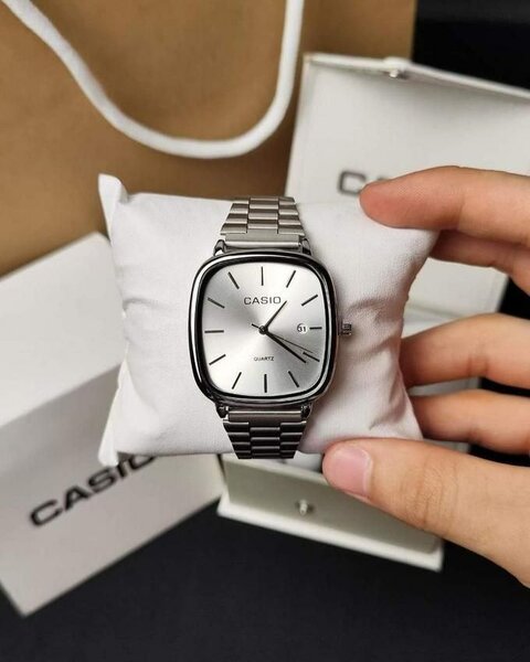 Montre Casio en acier inoxydable