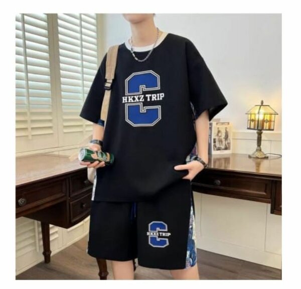 Ensemble T-shirt et short sportif