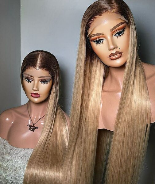 Perruque longue blonde