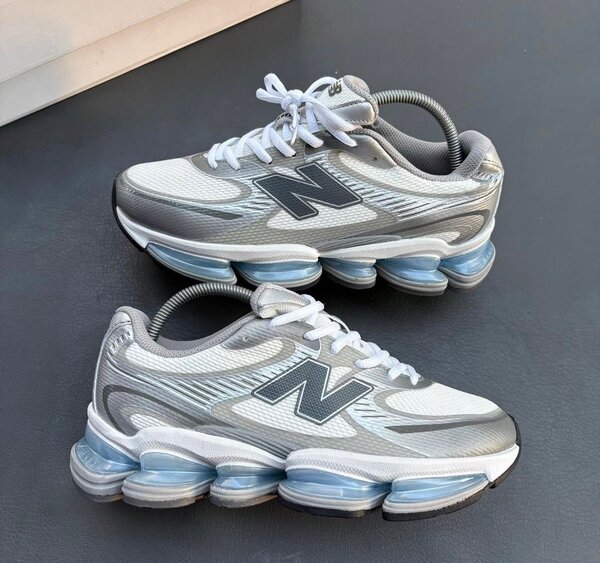 Baskets New Balance Futuristes