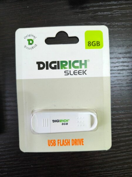 Clé USB 8GB Digirich