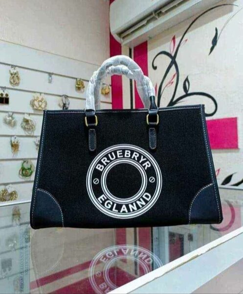 Sac à main élégant noir