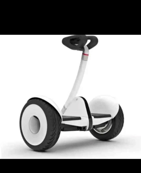 Gyropode électrique blanc