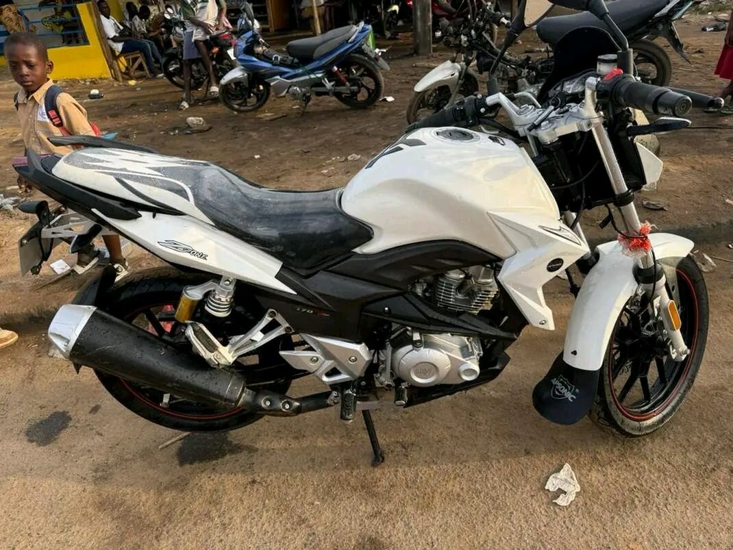 Moto Sportive Hautes Performances