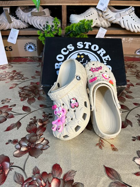 Crocs Hello Kitty pour enfants
