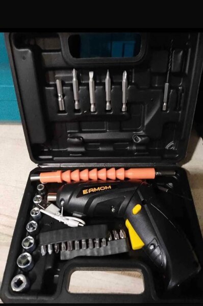 Visseuse électrique multipièces