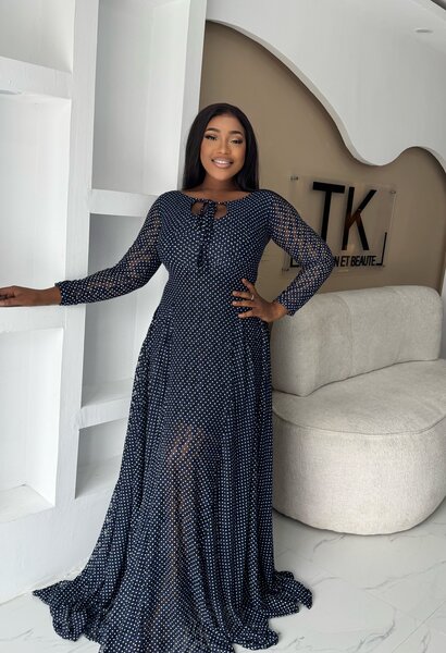 Robe longue à pois élégante