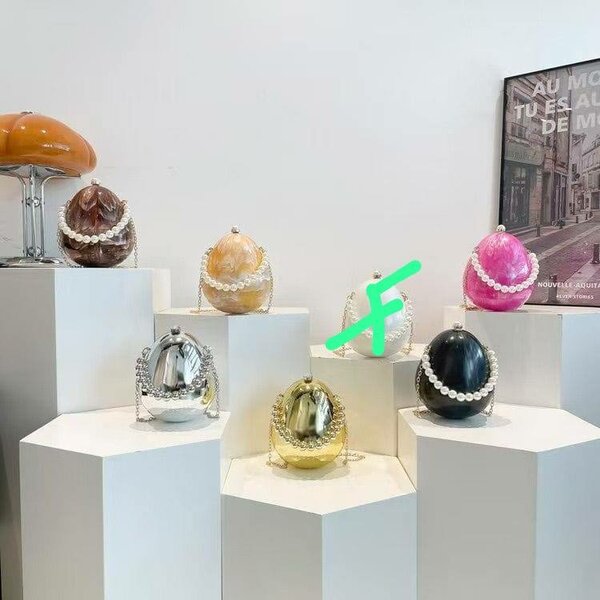 Sac à main œuf perlé