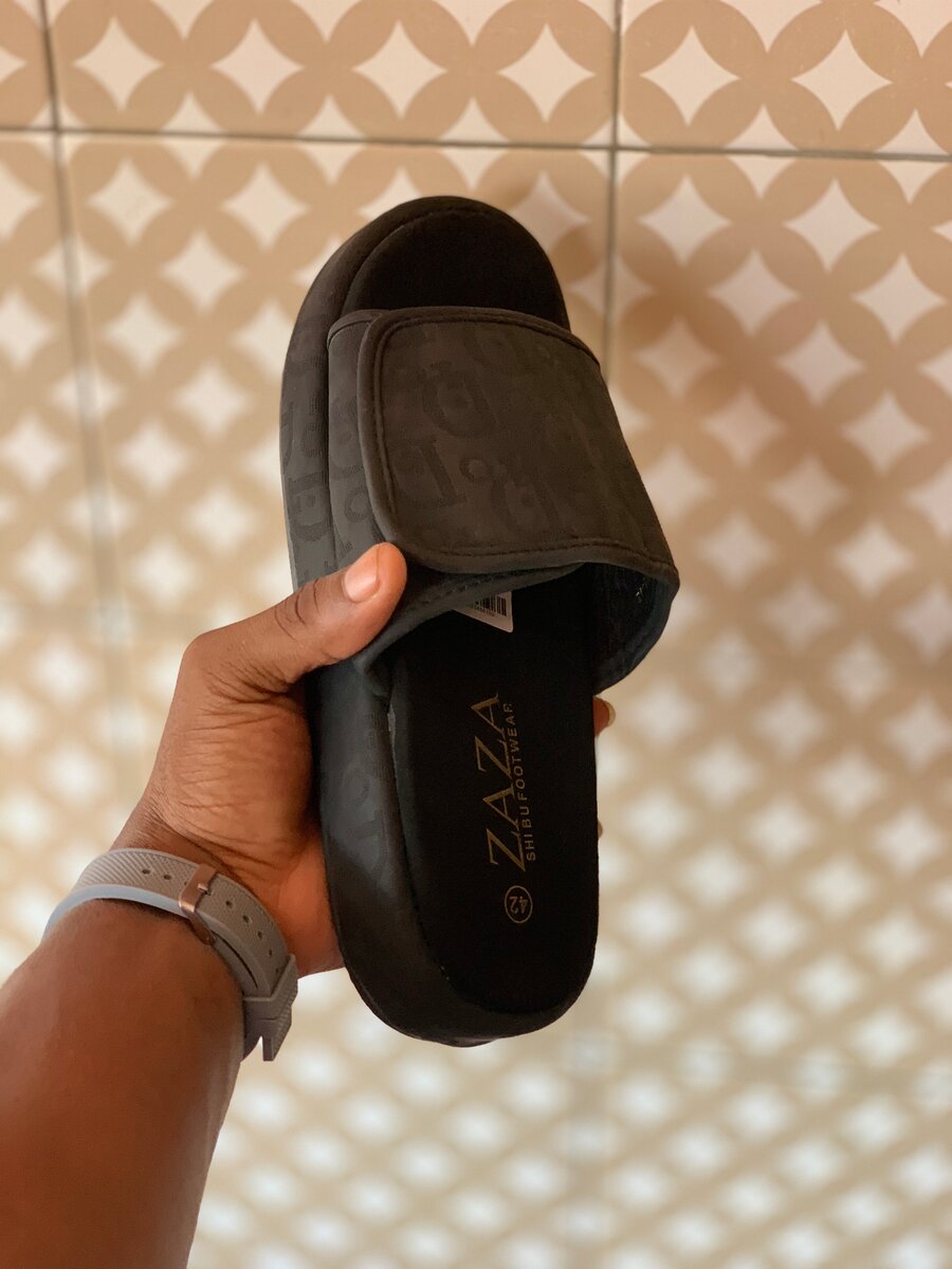 Claquettes tendance colorées