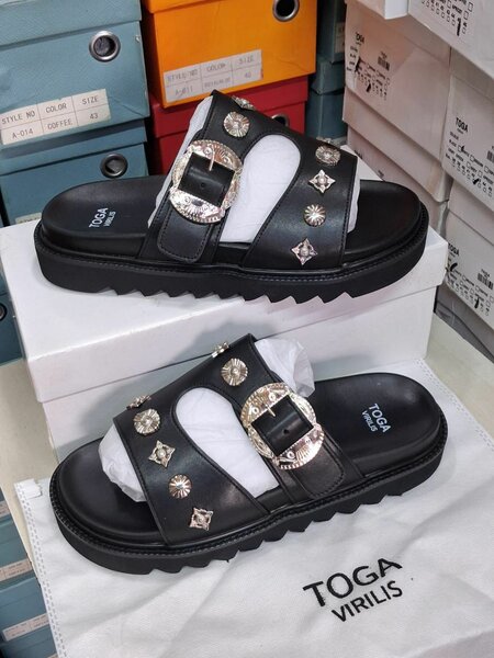 Sandales en cuir avec boucles