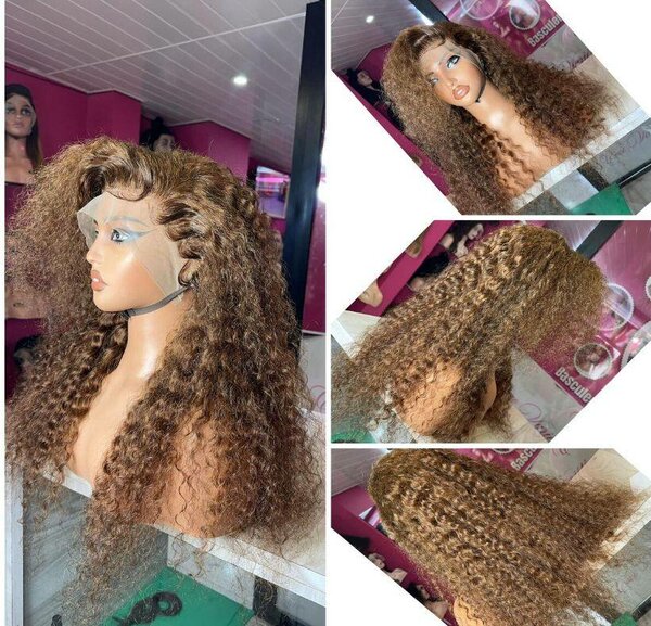 Perruque synthétique marron frisée