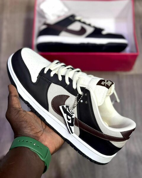 Nike Air Force 1 Noir et Blanc