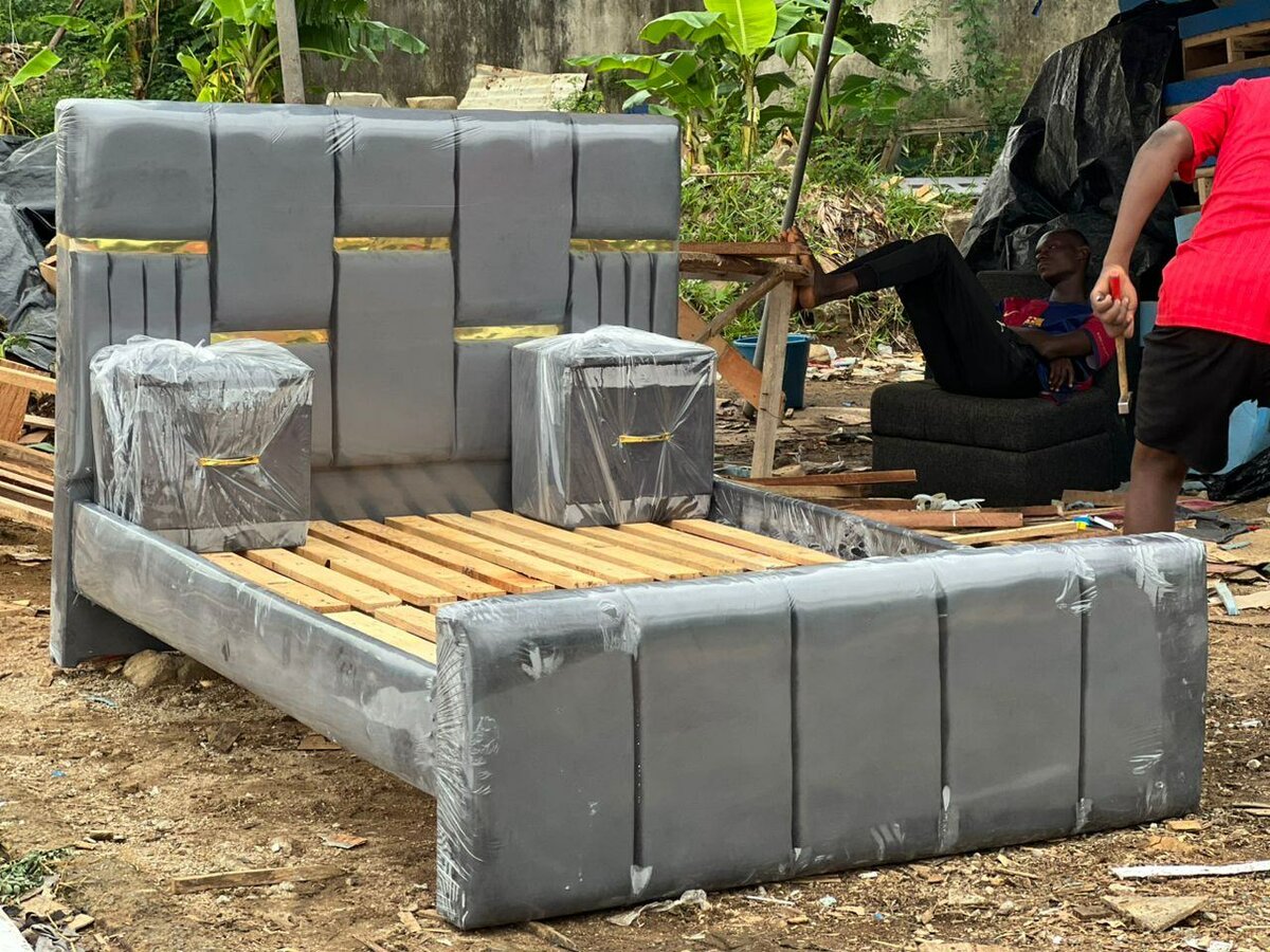 Lit rembourré contemporain