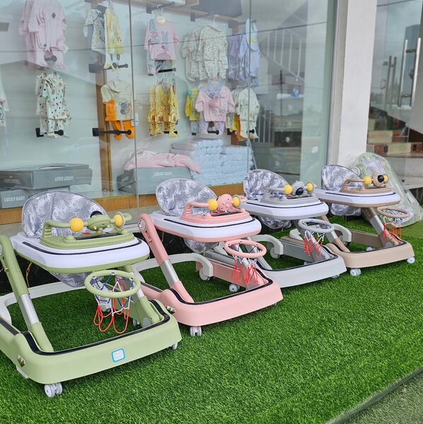 Trotteur bébé avec panier de basketball