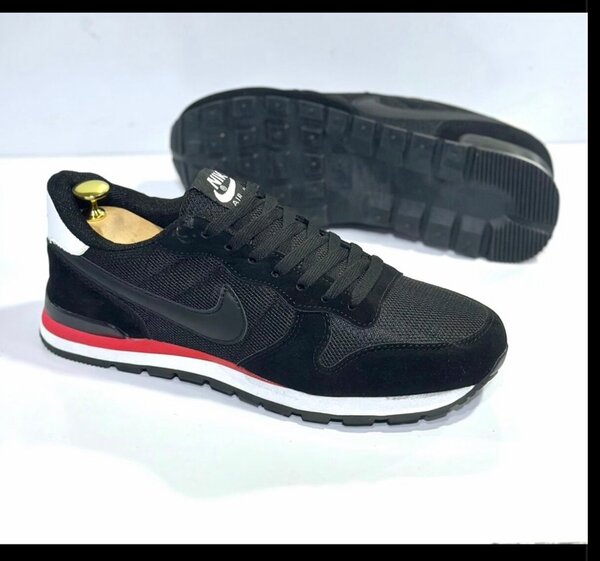 Baskets Noires Confort Nike