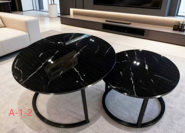 Tables basses en marbre noir