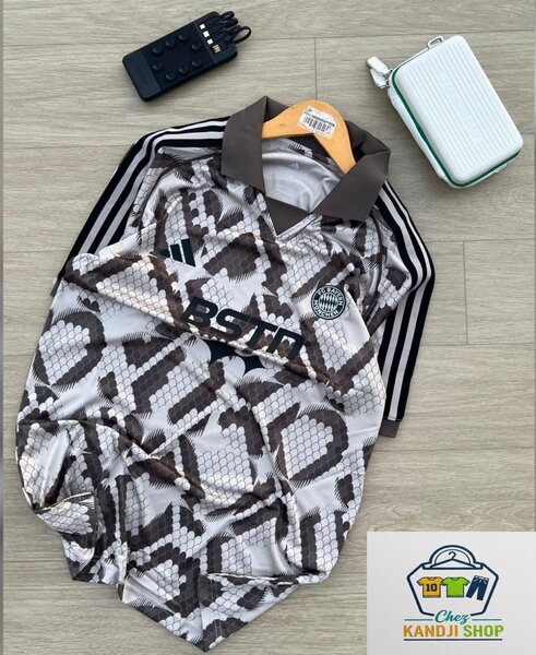 Maillot à motif serpent