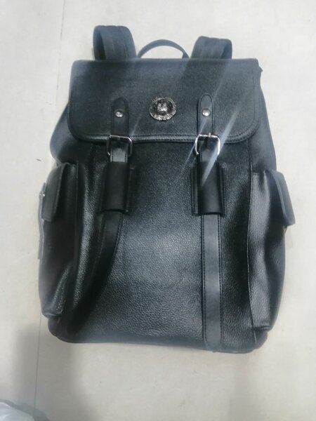 Sac à dos en similicuir noir