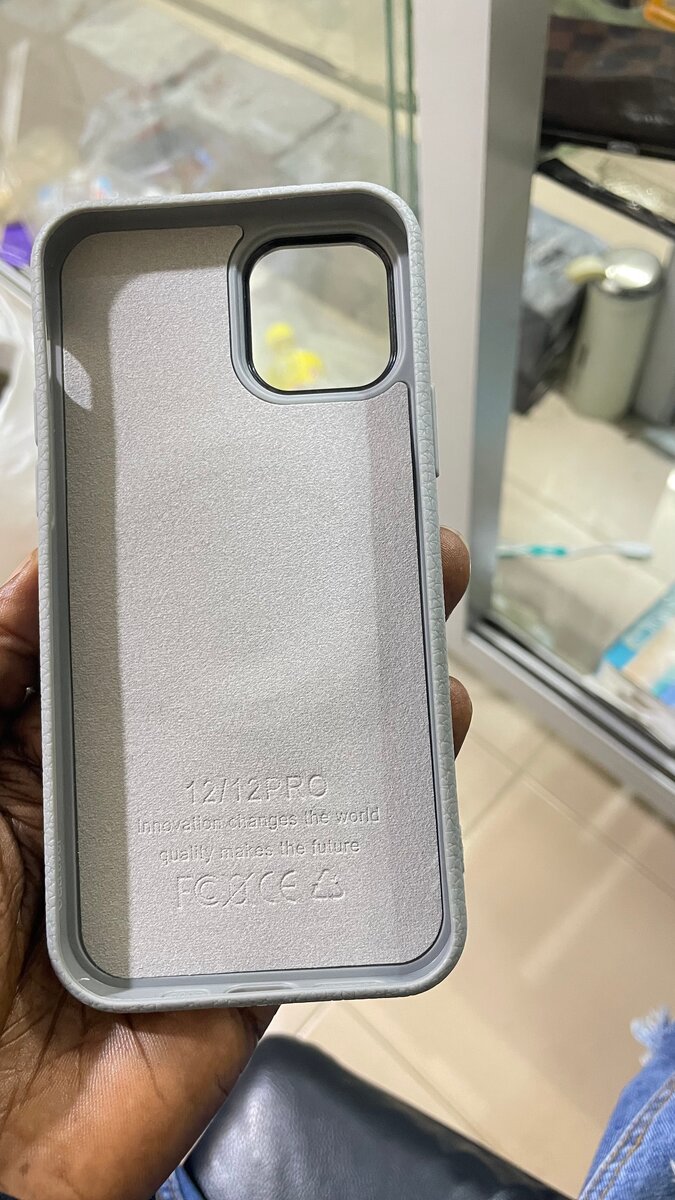 Coque Cuir Doux pour iPhone 12