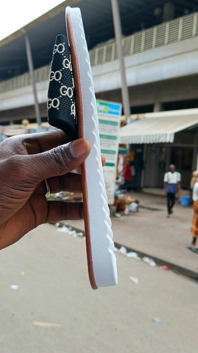 Tongs élégants pour femmes