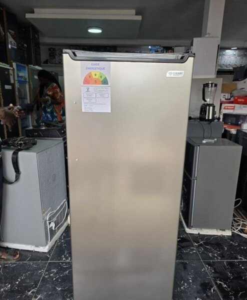 Congélateur vertical Hisense