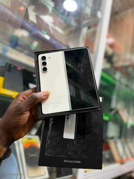 Samsung Galaxy Z Fold3