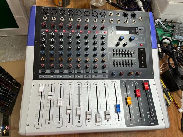 Console de mixage professionnelle