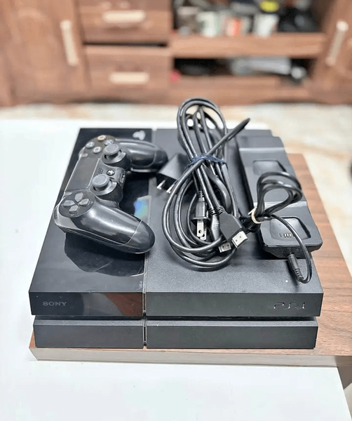 Console Sony PS4 avec manette