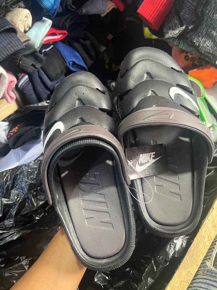 Sabots en mousse Nike noirs