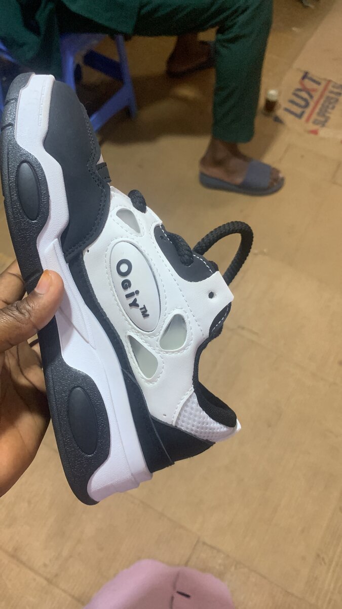 Sneakers de sport noir et blanc