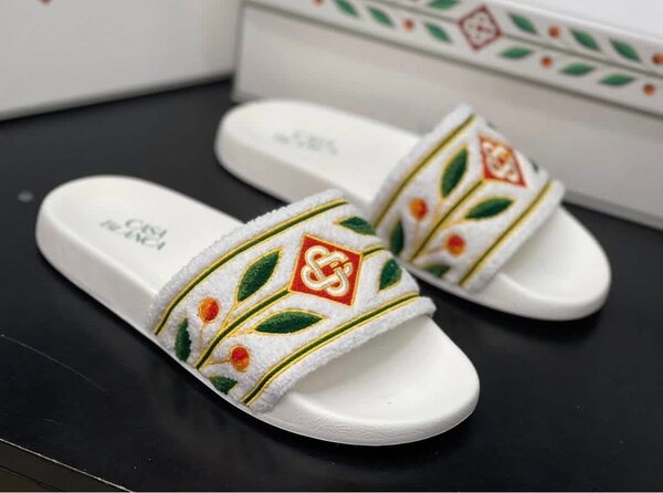 Sandales d'intérieur brodées