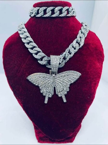 Collier en argent avec pendentif