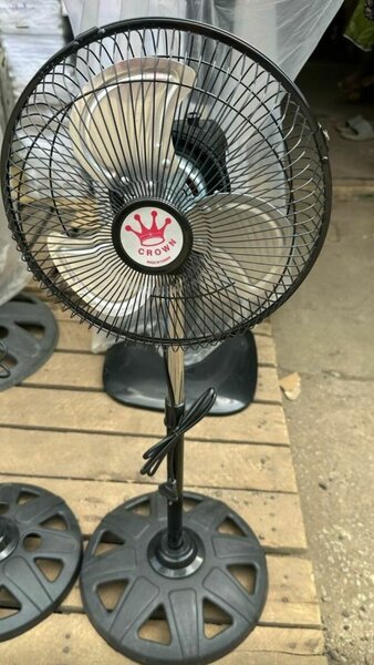 Ventilateur sur pied robuste Crown