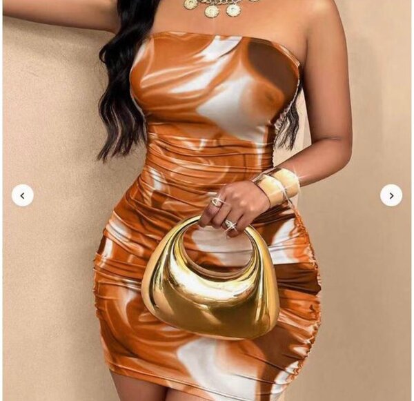 Robe moulante imprimée chic