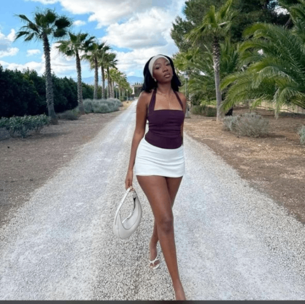 Mini-jupe blanche chic